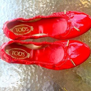 Womens Tod’s shoes patent red
